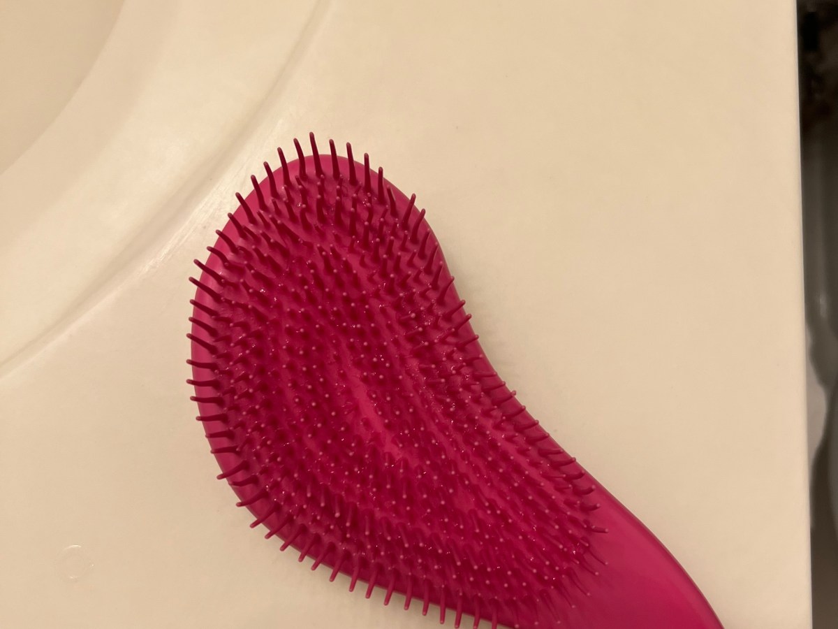 Glide Thru Detangling Hair&nbsp;Brush